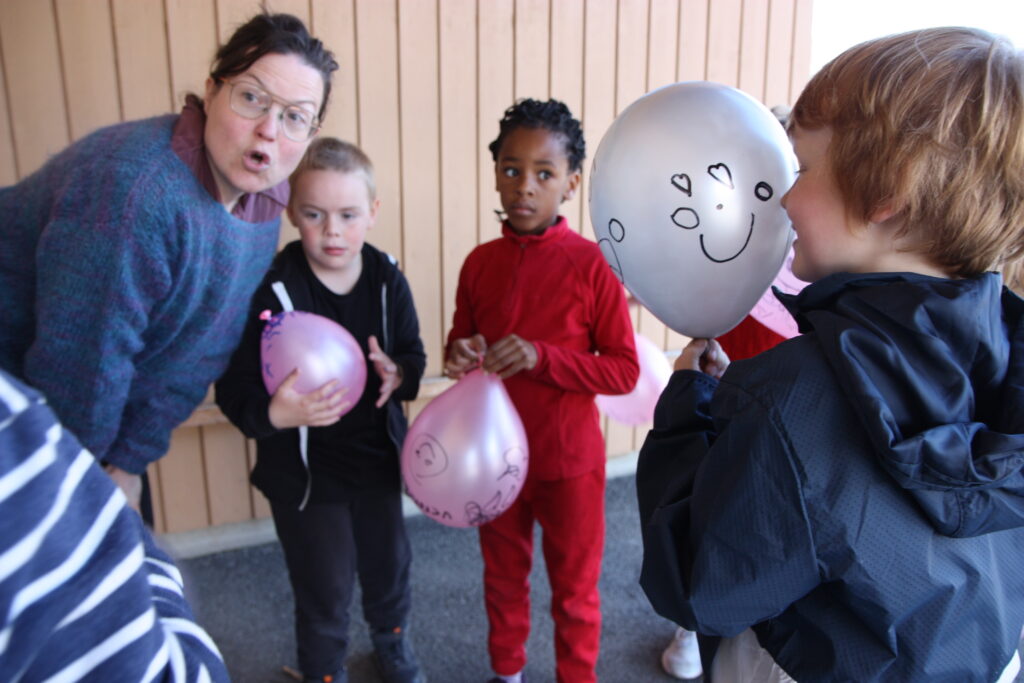 barn og voksne ballonger